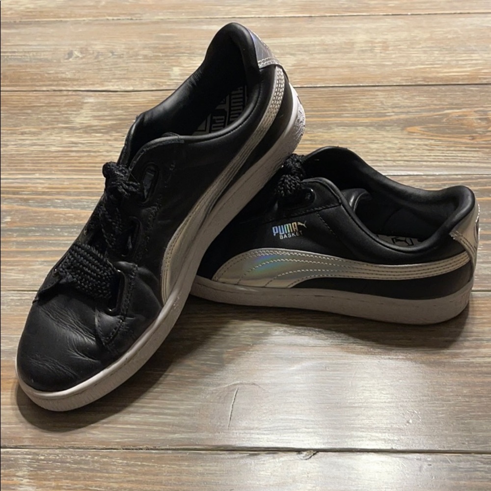 Puma tennis shoes size 10